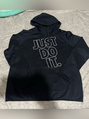 Womens Nike "Just Do It' Black/White 821888-010 Therma Pull Over Hoodie!